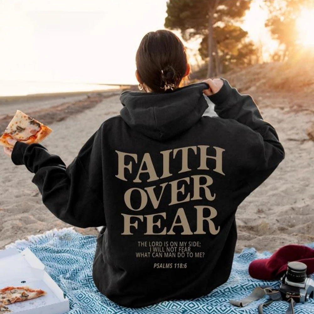 Sudadera con capucha cristiana Faith Over Fear, sudadera cristiana, sudadera con capucha de Jesús, sudadera con capucha de moda, camiseta con versículo bíblico, ropa estética unisex